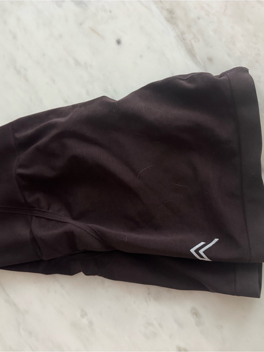 ONER ACTIVE EFFORTLESSLIFT™ SEAMLESS SHORTS WITH WHITE LOGO - PLUM BROWN MEDIUM - Picture 3 of 4